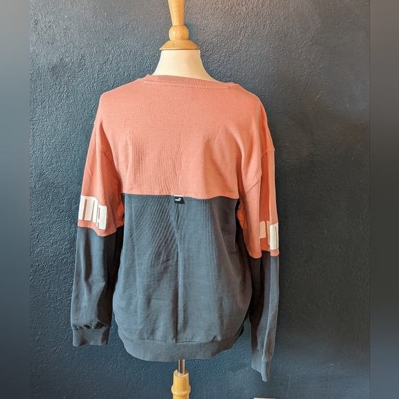 Puma color block sweatshirt medium - Picture 9 of 9